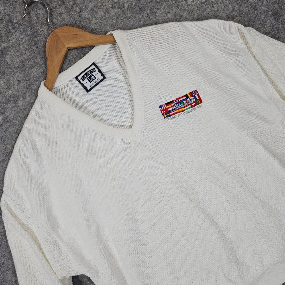 Lee Men's White V-Neck Sweater Size M 100% Cotton‎ BSA Europe Flags Vintage USA